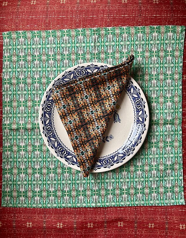 Luxury Green Blossoms Dining Napkins, crafted from 100% cotton with a soft finish. Premium, practical, and ideal for everyday or special occasions.